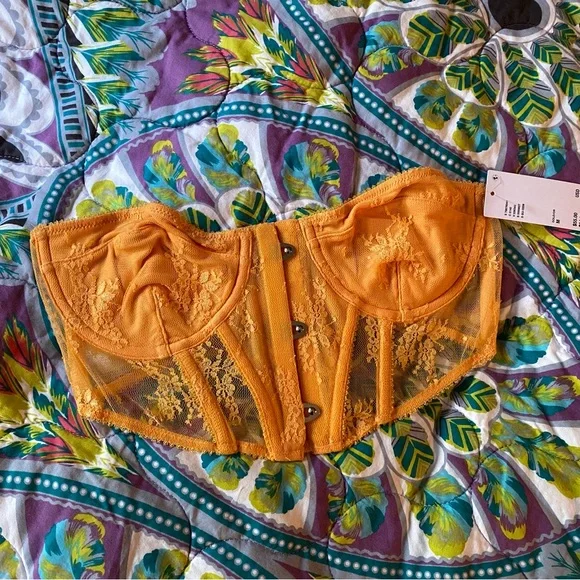 uo lace corset - Picture 2 of 9